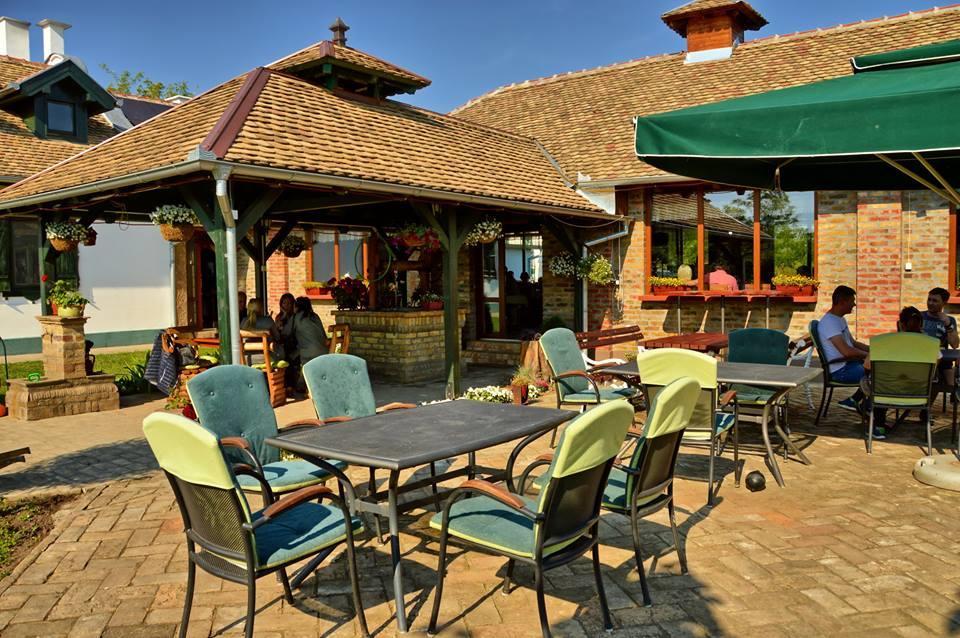 Salas Tatic Hotel Turija Bagian luar foto