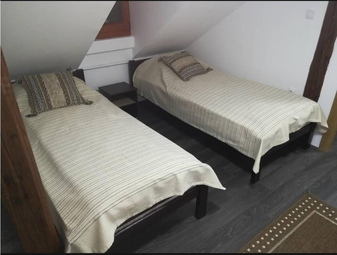 Salas Tatic Hotel Turija Bagian luar foto
